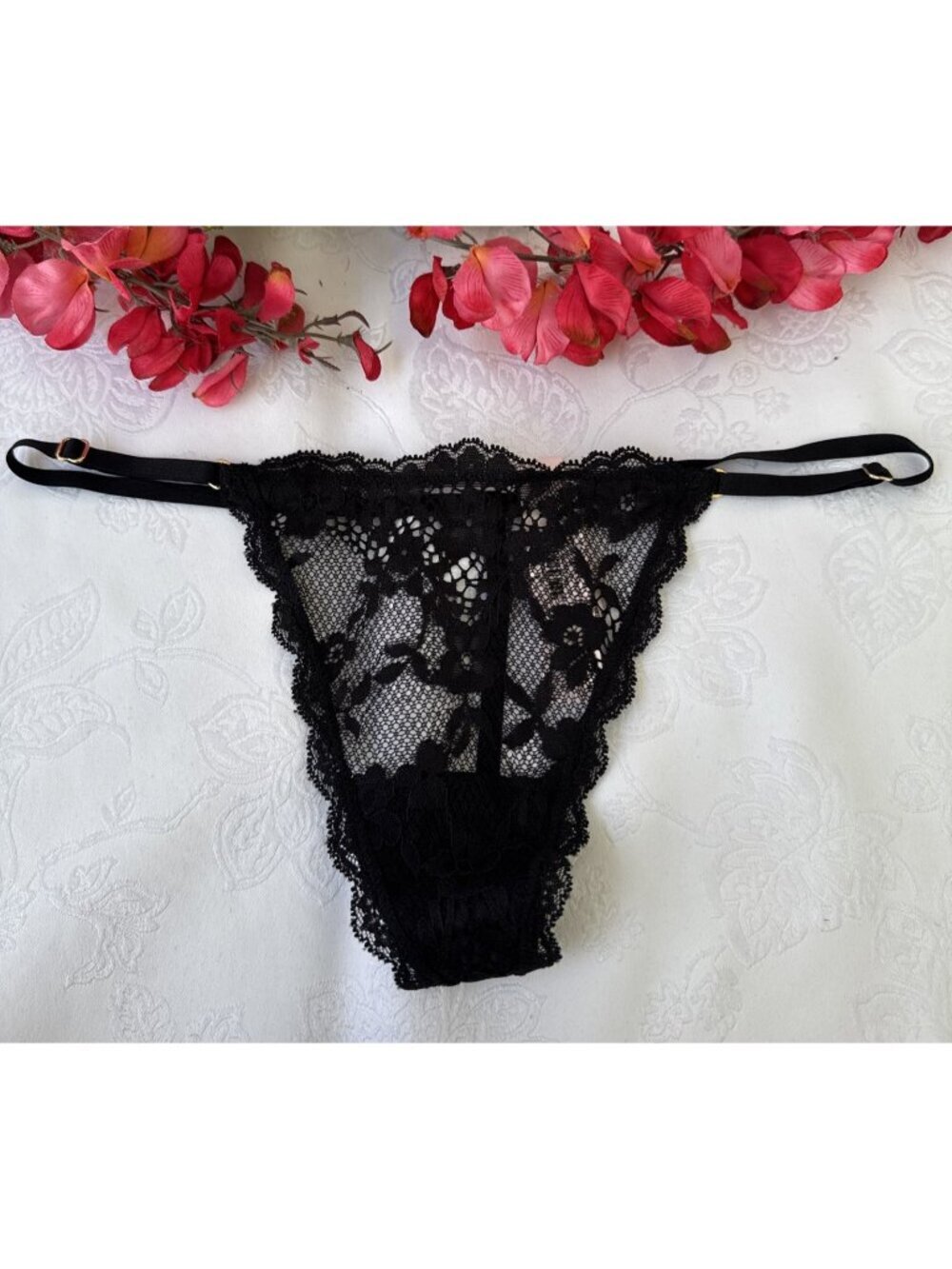 VICTORIA'S SECRET M DREAM ANGELS BLACK STRAPPY ROSE STRING THONG PANTIES NWT